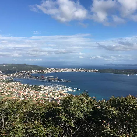 Okrug Gornji 3 Апартаменты