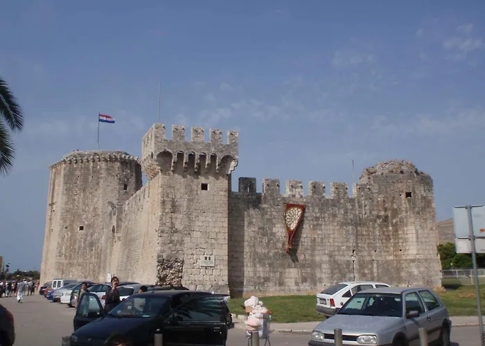 Okrug Gornji 3 公寓