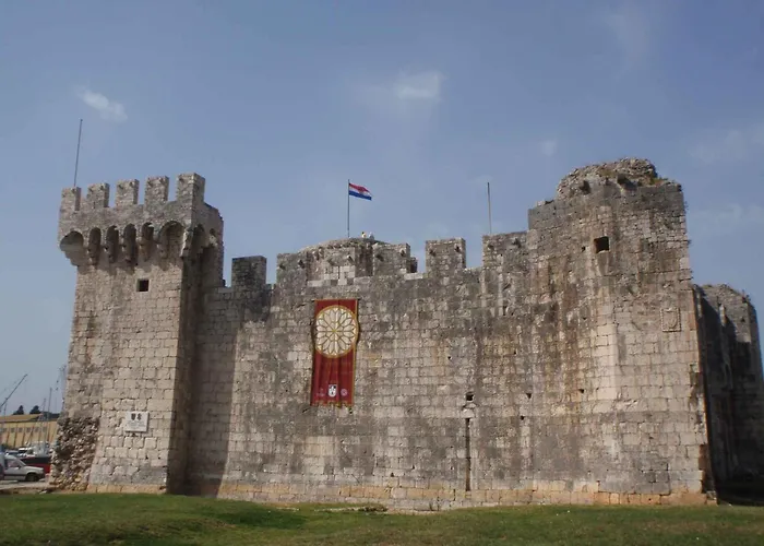 Okrug Gornji 3 公寓 *